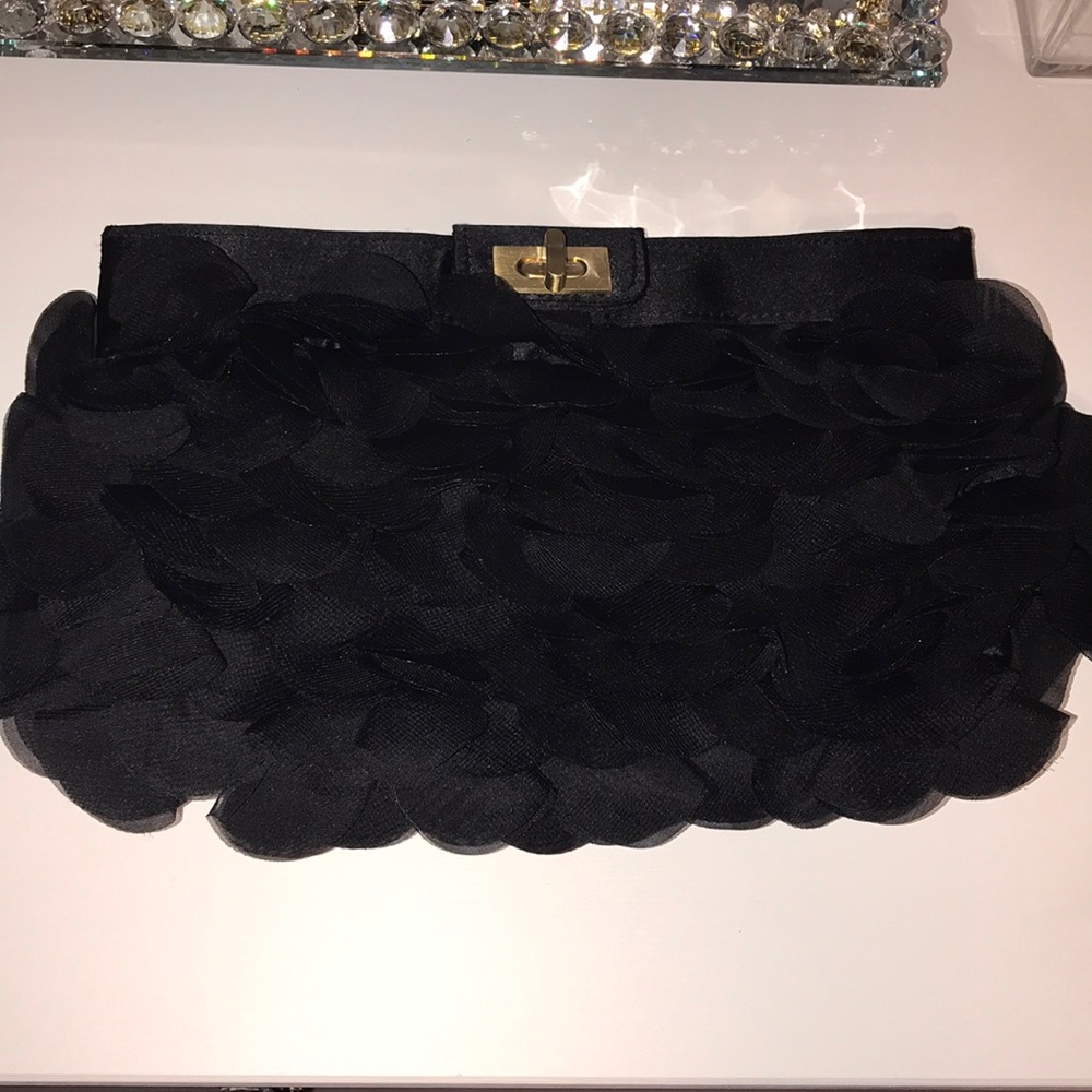 Black clutch